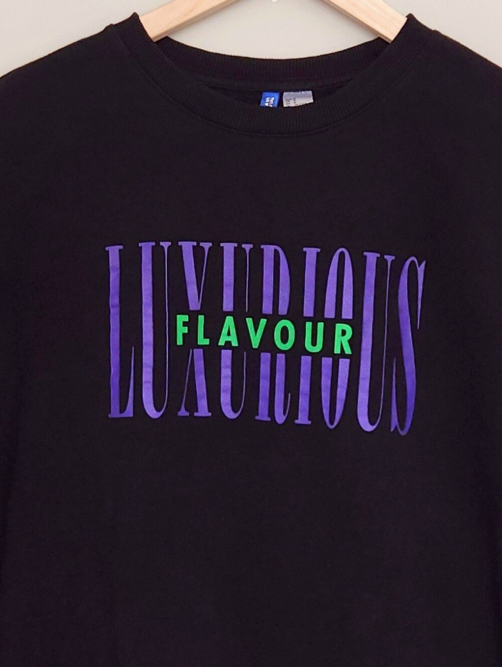 H&M Divided Black Crewneck Sweater with Purple & Green Luxurious Flavour Size M - Picture 3 of 8